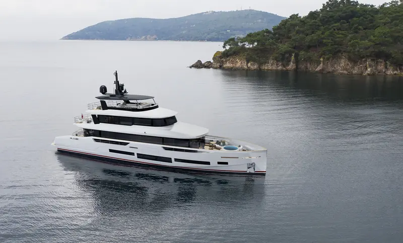 Underway past the pine-covered cliffs near Istanbul, where Sirena builds the hull - the flat, sheltered water typical of the Marmara sea trials most 118s run before delivery.