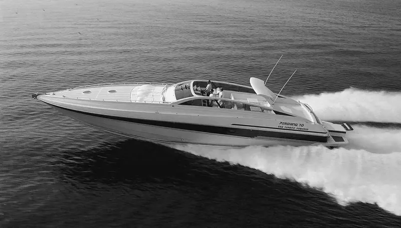 An early De Simoni-drawn Pershing open running hard - the genre he is most credited with defining, in production from 1985 onward.