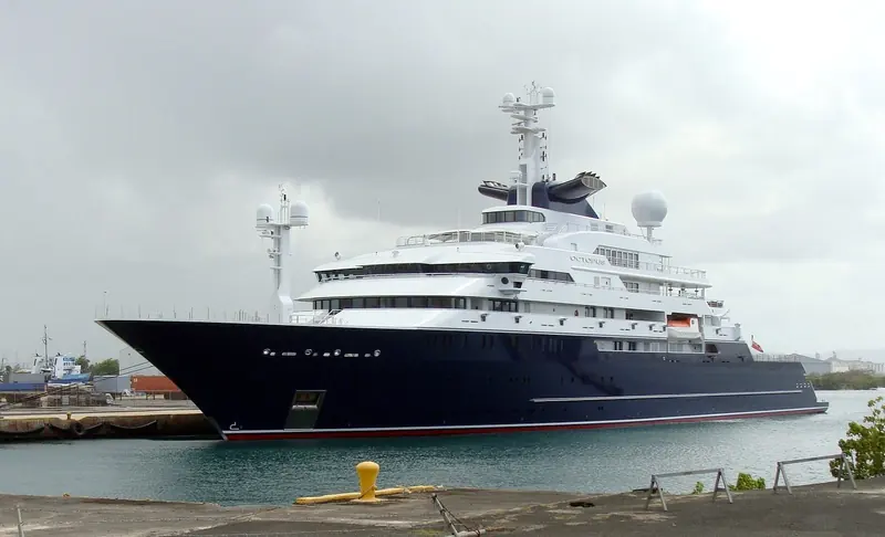 Octopus arriving in San Juan, Puerto Rico, in 2009, six years after her delivery.