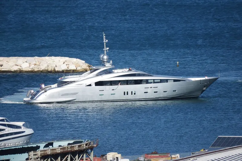Silver Wind, 43.63 metres, ISA Yachts, delivered 2014, departing Ancona. Vallicelli Design drew the exterior; the interior is by Nuvolari and Lenard.
