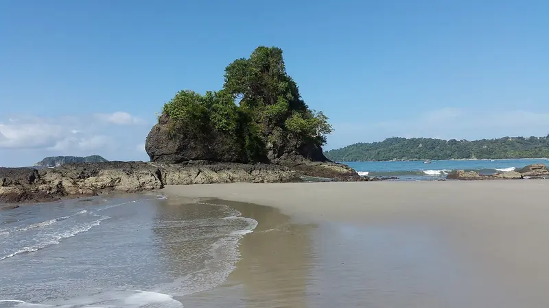 Roca Tortuga off Manuel Antonio, a short run up the coast from Quepos and the visual centrepiece of Costa Rica's smallest and most visited national park.