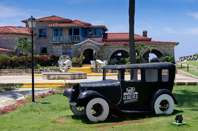 La Casa de Al, a restaurant on the Varadero peninsula named for Al Capone, in the Spanish colonial style typical of the resort's older villas.