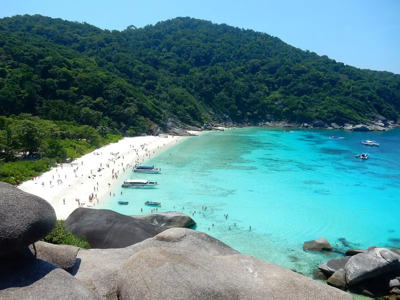 A white sand bay in the outer islands, a dry season destination open roughly from mid October to mid May.