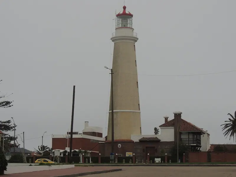 The Punta del Este lighthouse, still a working aid to navigation on the peninsula between the river and the sea.