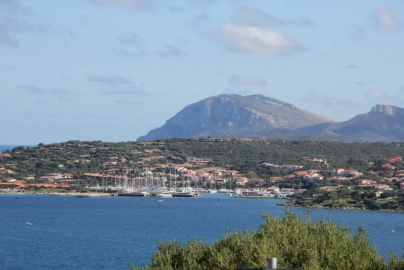 The Gulf of Marinella with Capo Figari behind, on the run south to Olbia.
