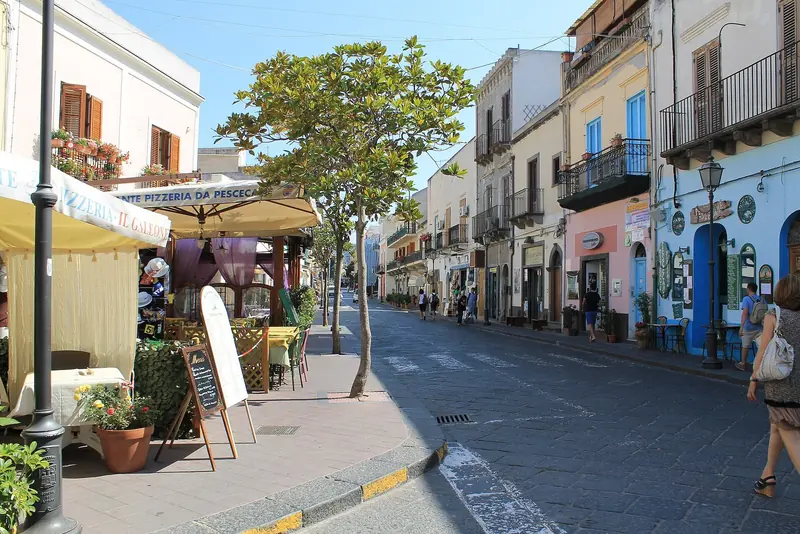 A street in Lipari town, where the shops, the bars and the stores are, and the only urban evening in the group.