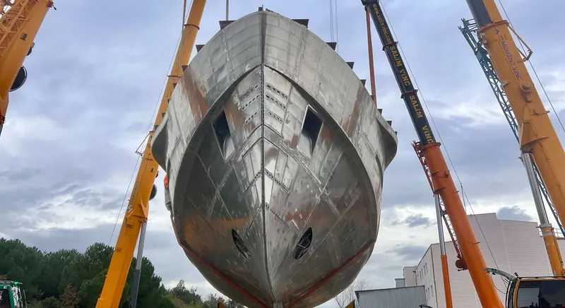 The hull is turned upright during construction, one of the milestones in building the debut hull.