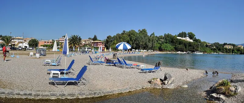 The beach at Gouvia, a few minutes from the pontoons.