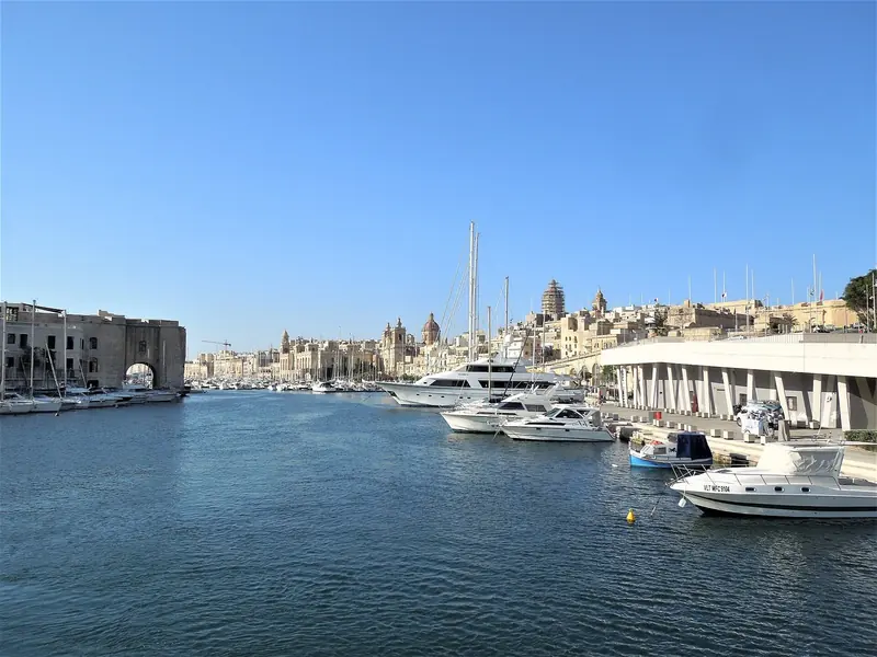 The Birgu waterfront and its yacht marina. The pontoons run the length of the old Vittoriosa quay under the fortifications.