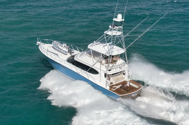 The Hatteras GT70 Slim Shady running at speed off Montauk, New York.