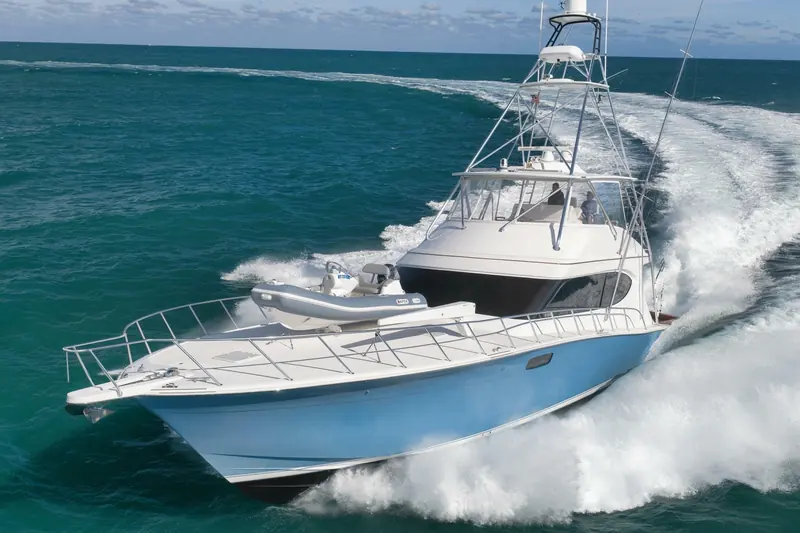 The Hatteras GT70 Slim Shady offshore.