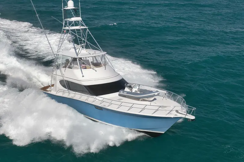 The Hatteras GT70 Slim Shady seen from astern.