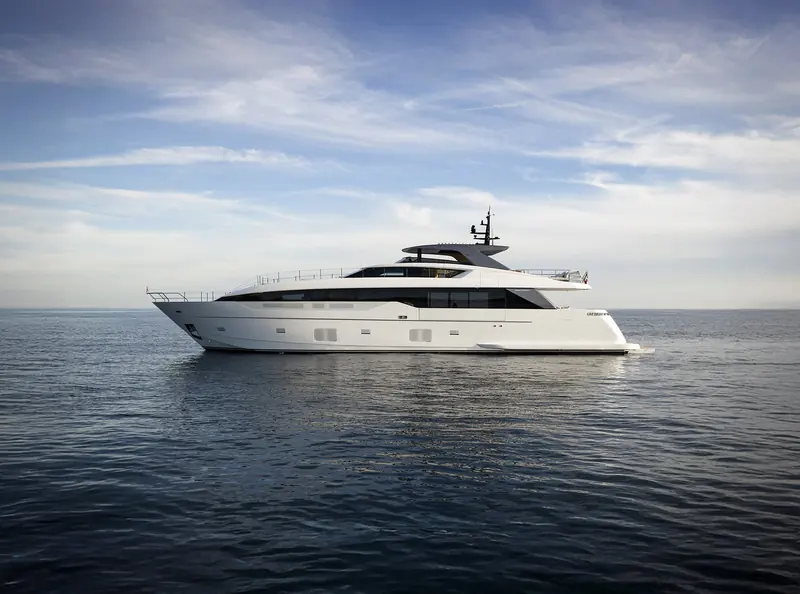 The yacht at a gentle cruise, full profile from the beam.