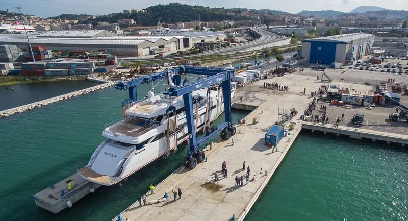 Genesi enters the water for the first time at her October 2015 launch.