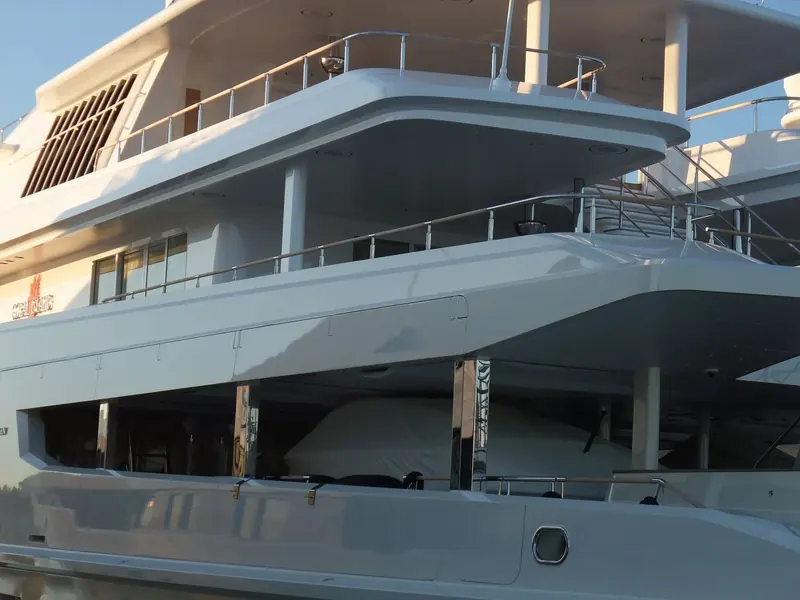 The hull Lurssen built in Bremen in 1994, seen here in her pre-rebuild form.