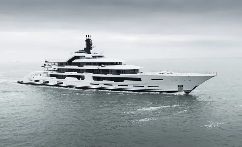 Project Tanzanite under way off the Dutch coast, her Espen Oino exterior built around clean, near-vertical surfaces and a stacked funnel structure.