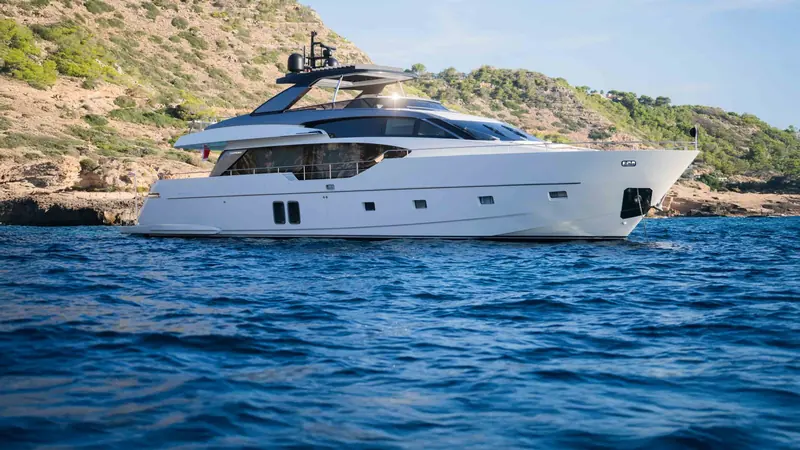 Astrimare II at anchor off Mallorca. Sanlorenzo delivered the 26.76-metre SL86 new in 2024; she sold again through Fraser in August 2026.