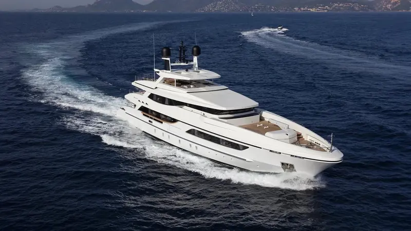 Mr T underway on twin Caterpillar engines, which give the 46m Baglietto a 16-knot top speed and 12-knot cruise.