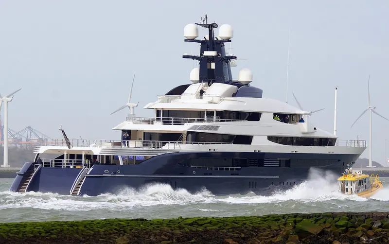 Equanimity running at speed with an escort boat off the Dutch coast during her 2014 delivery trials