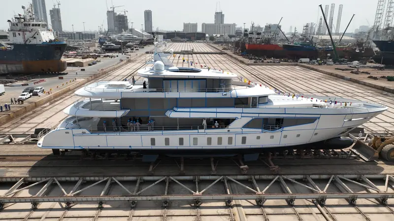 Al Hanem 2 on the launch cradle at Dubai Maritime City.