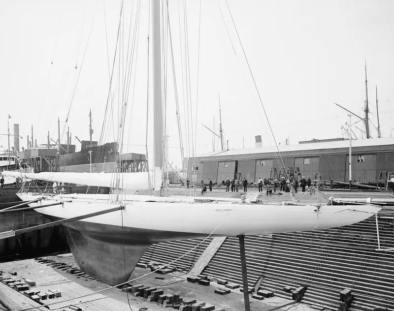 The America's Cup defender Reliance propped up in a Brooklyn drydock in 1903