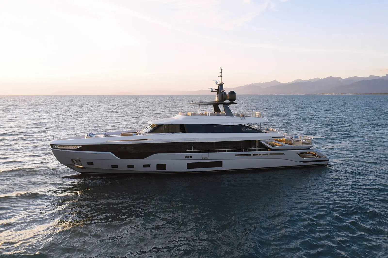 Azimut Grande Trideck - Azimut