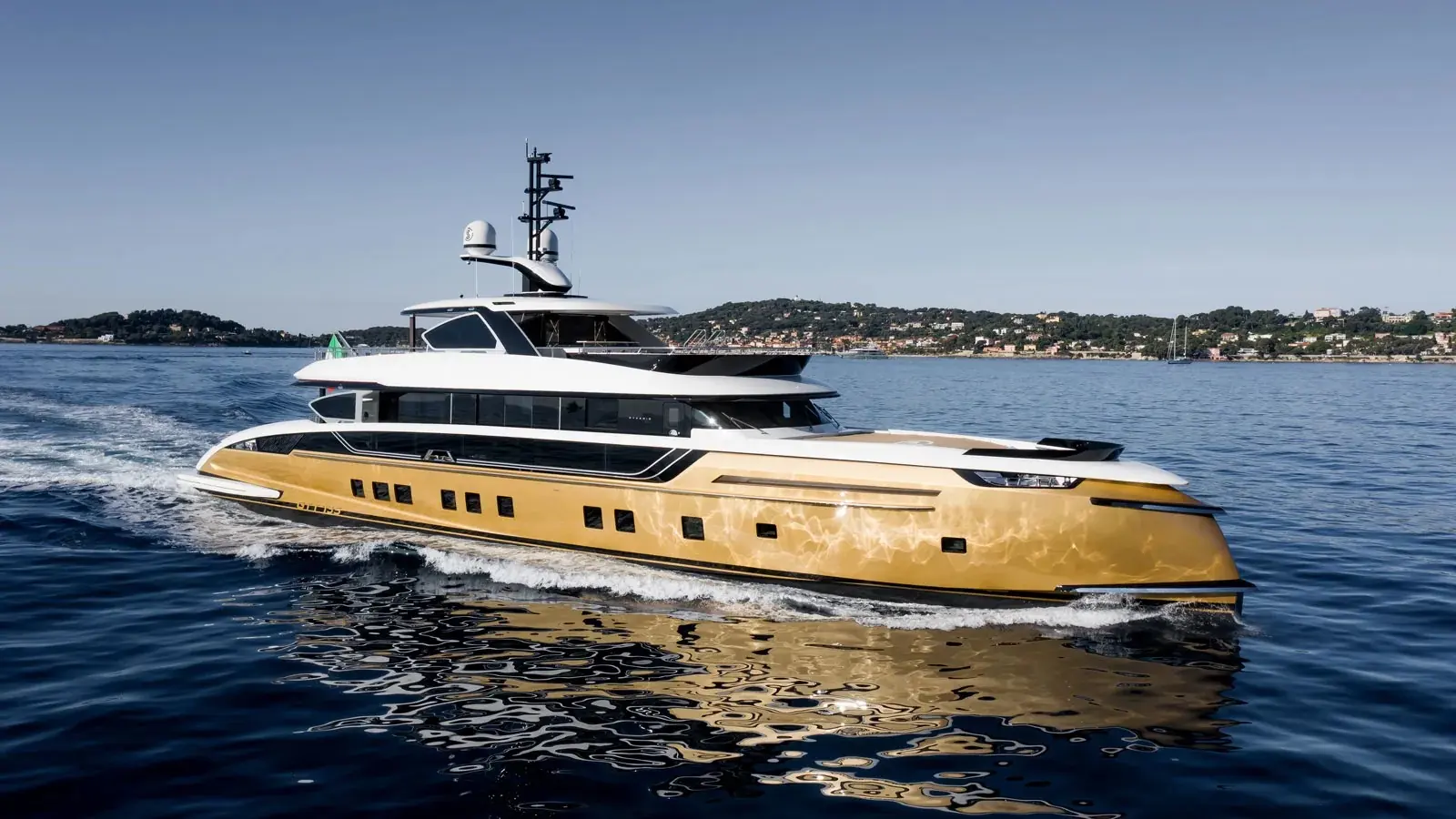 GTT 135 (Stefania, one of two hulls) - Dynamiq