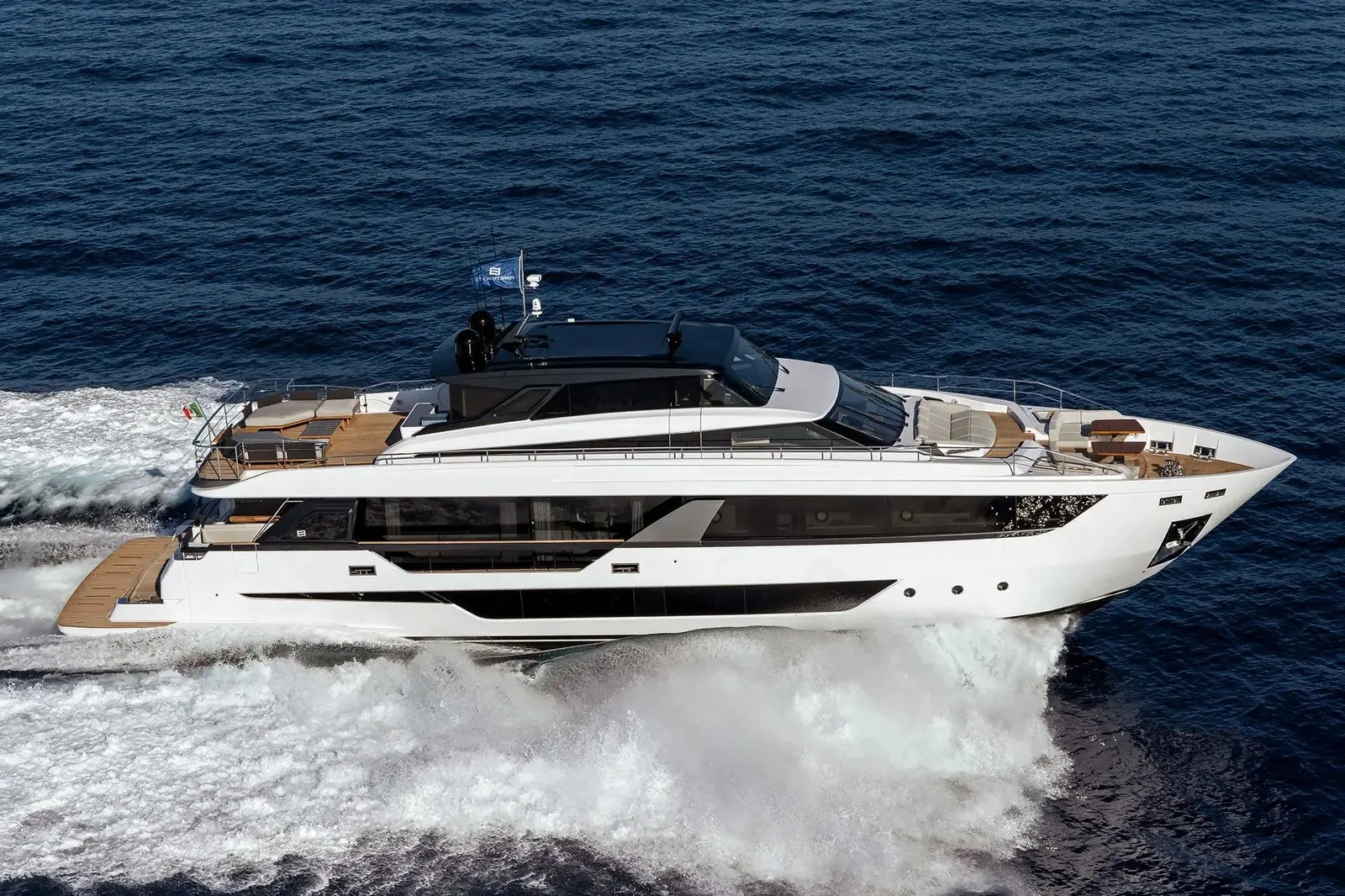 Ferretti Yachts 1000 Skydeck - Ferretti
