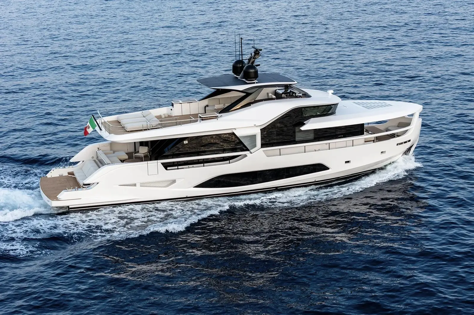 Ferretti Yachts INFYNITO 80 - Ferretti